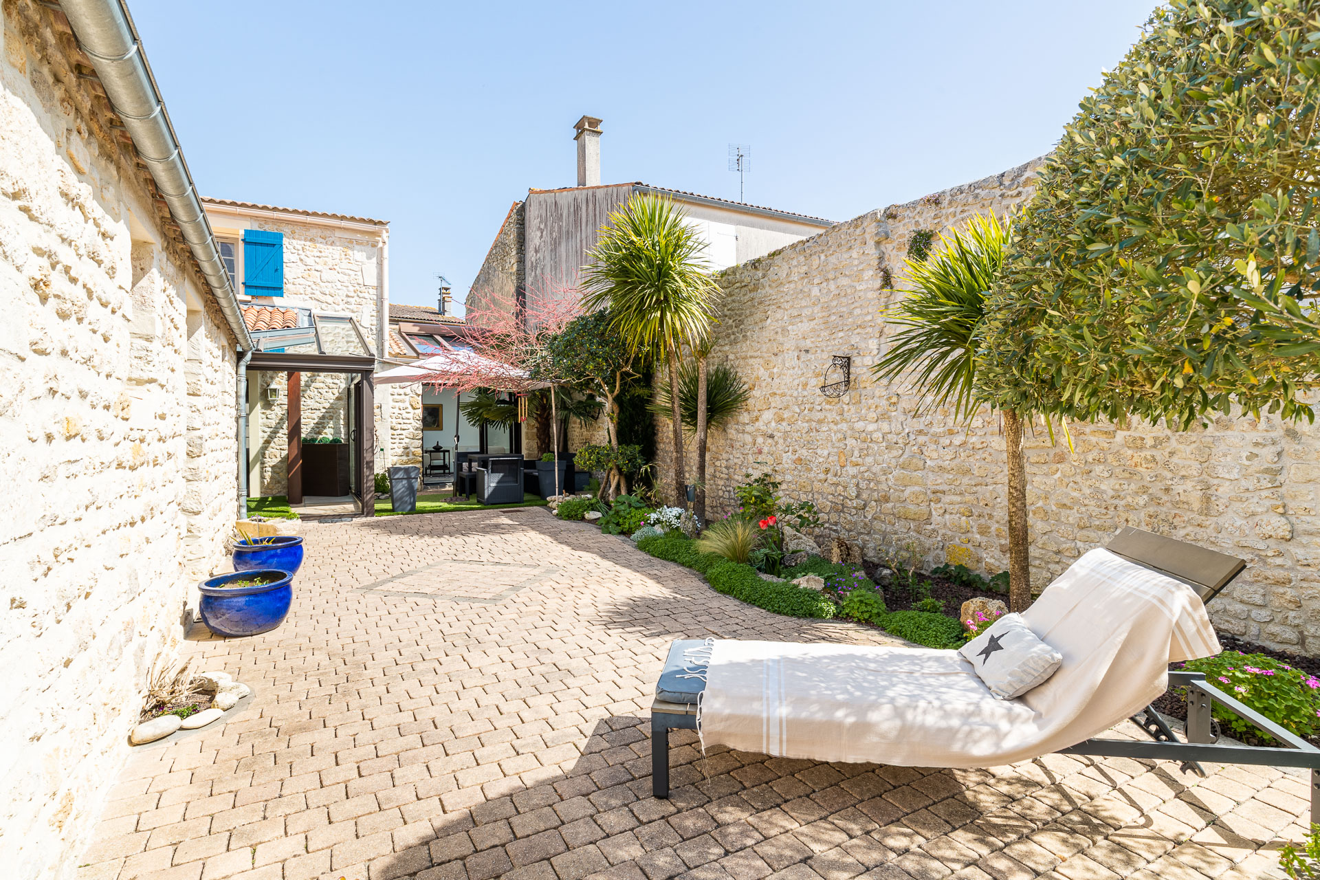 Maison de village entre charme et modernité