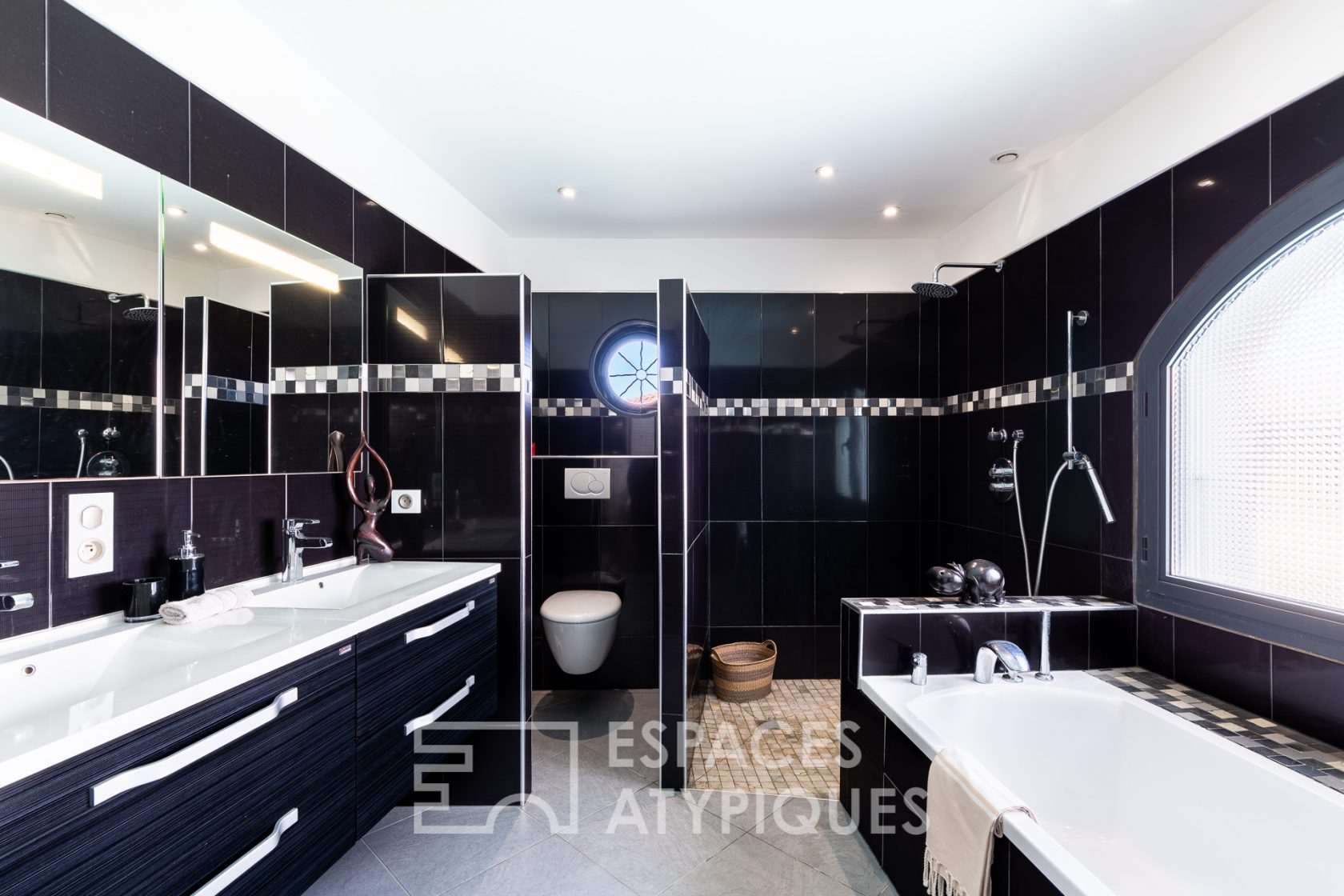 Contemporaine chaleureuse et conviviale