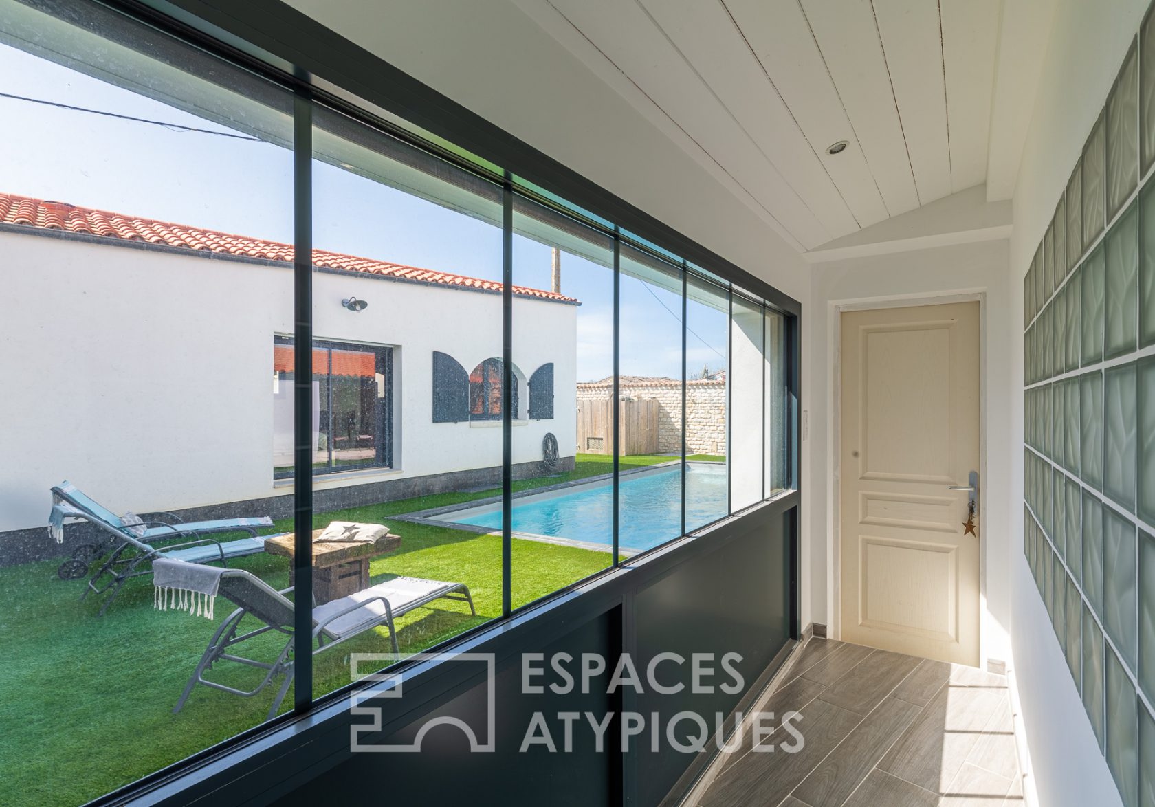 Contemporaine chaleureuse et conviviale