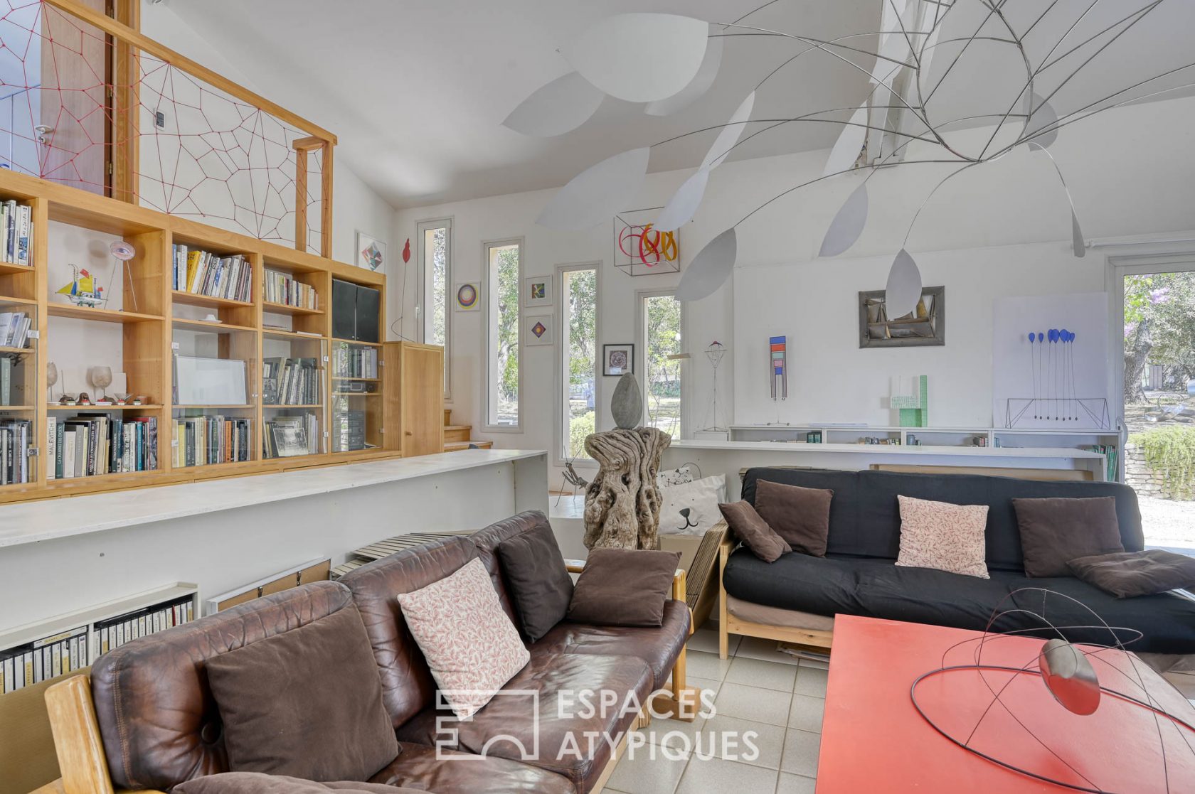 Exceptional property and its indoor swimming pool