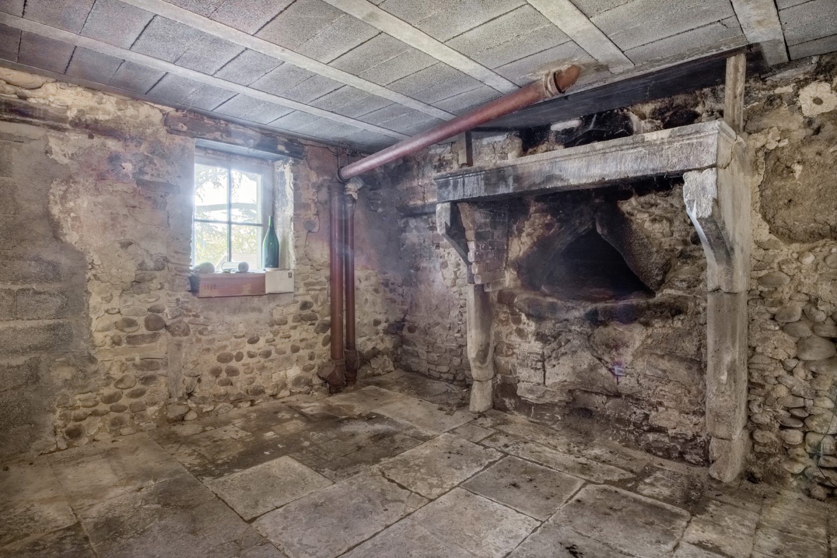 Ancienne ferme du 19e siècle avec vue panoramique sur la campagne