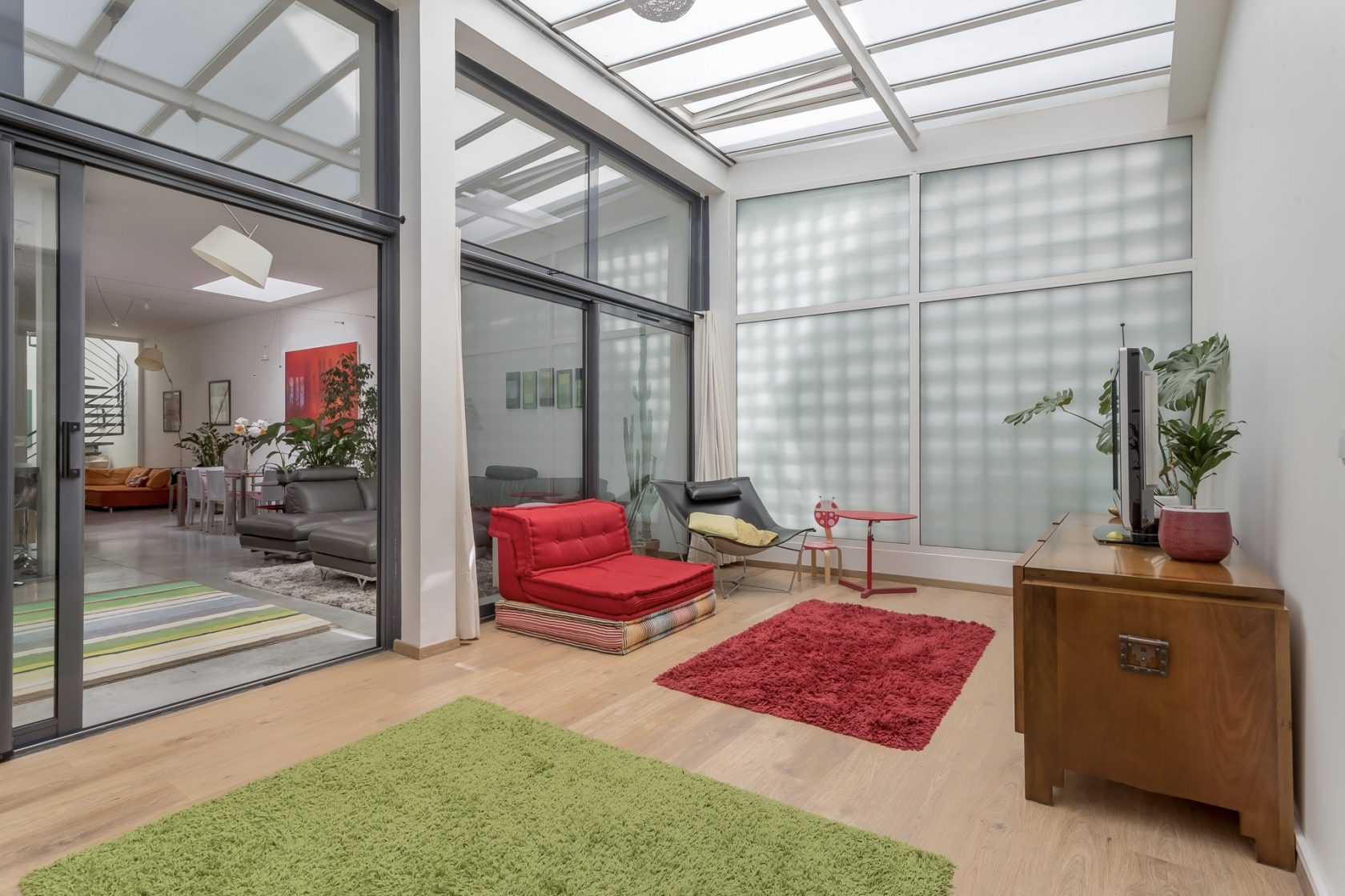 Loft avec terrasse et patio place Saint Louis