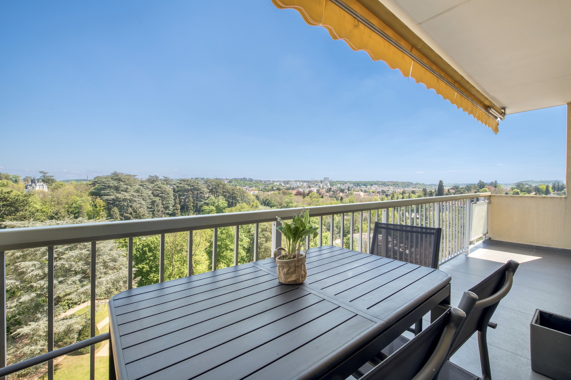 Appartement avec vue et terrasse rénové par architecte