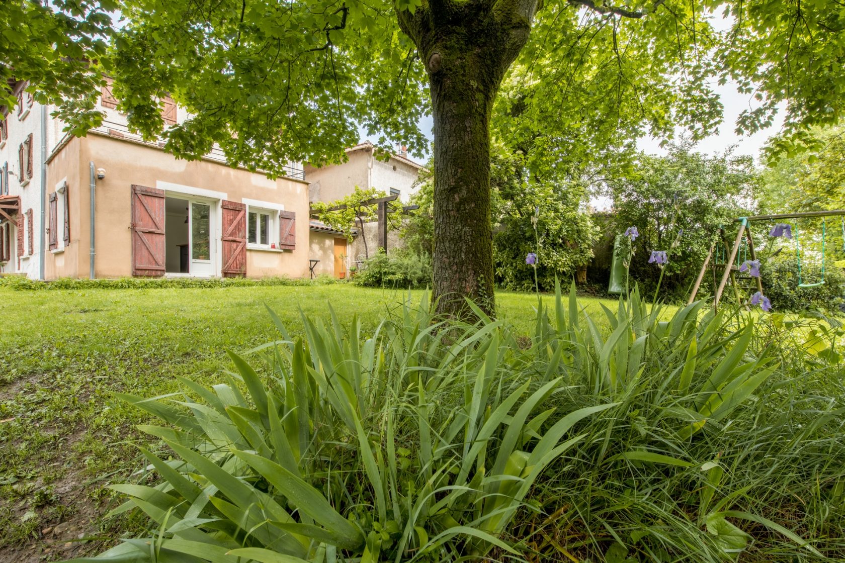 Ancien corps de ferme réhabilité avec jardin