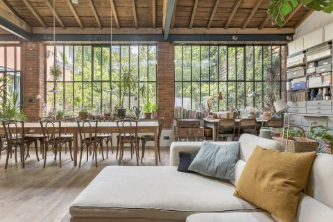 Loft dans un ancien garage avec terrasse et jardin