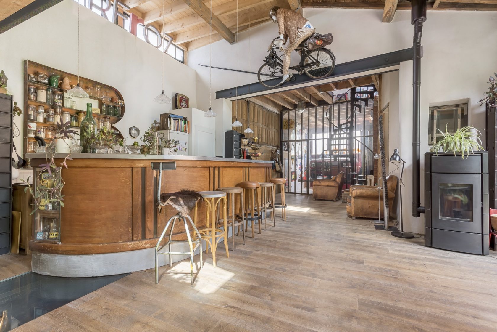 Loft dans un ancien garage avec terrasse et jardin