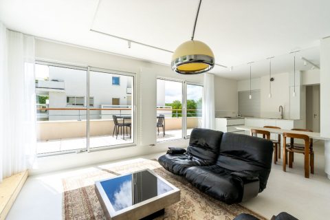 À louer – Superbe appartement meublé en duplex avec vue sur Loire