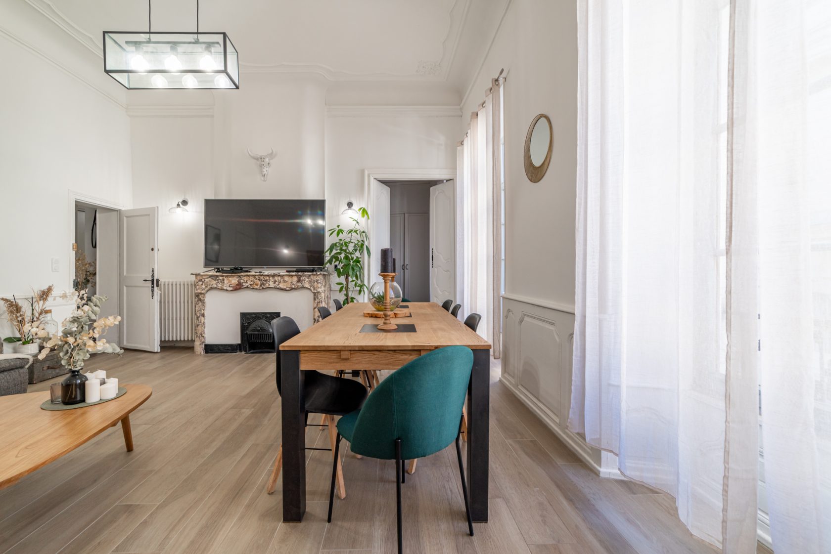 “Modular” Haussmannian apartment in the heart of Nimes