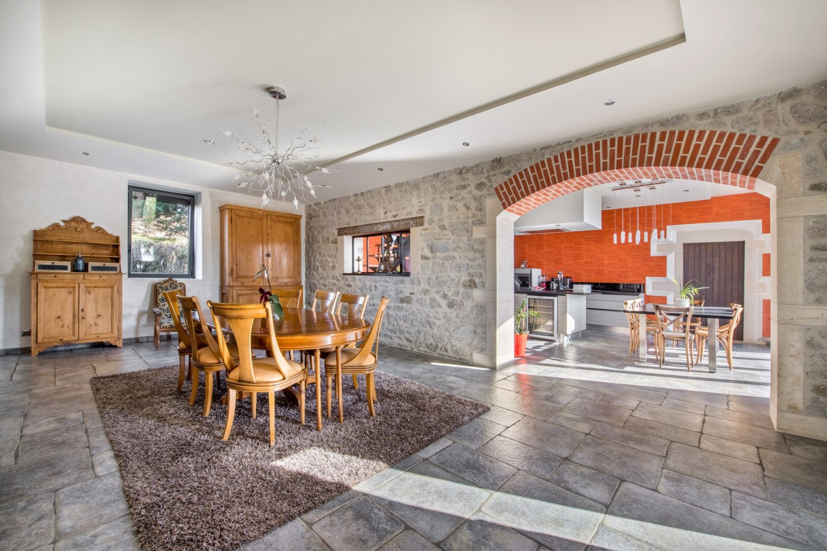 Old renovated farmhouse with garden and swimming pool in the heart of Beaujolais.