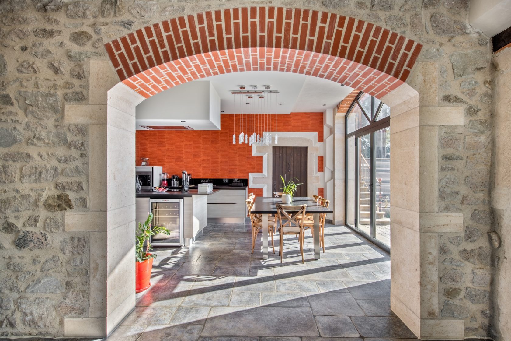 Old renovated farmhouse with garden and swimming pool in the heart of Beaujolais.