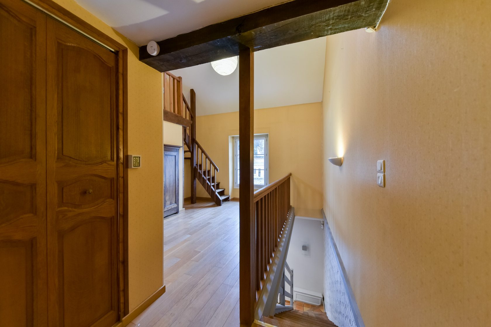 Former bistro and its cellar converted into a family home