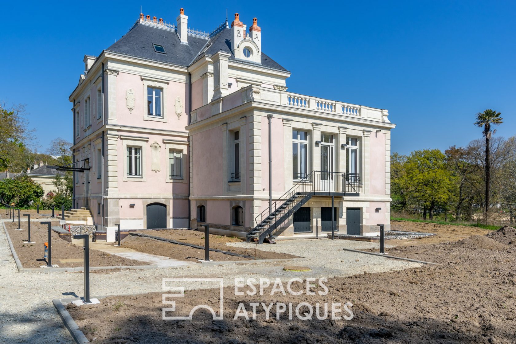 Déjà Loué – Superbe appartement T3 à louer dans un Château