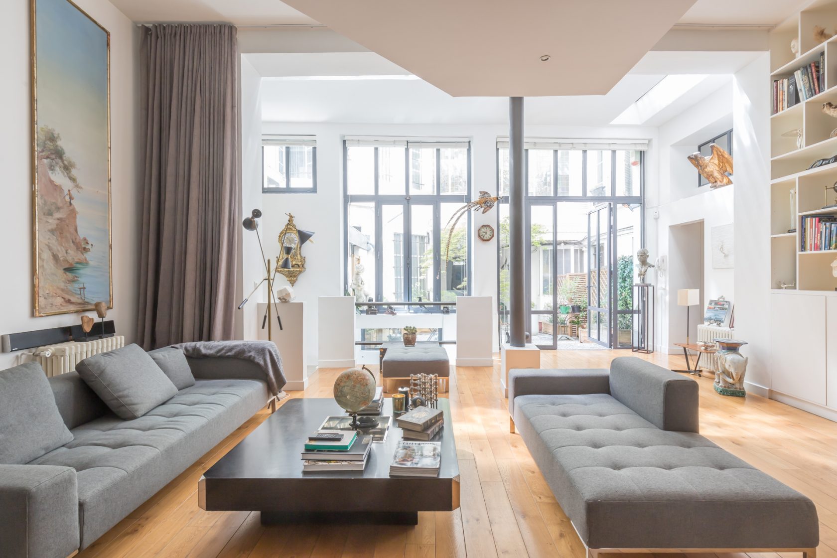 Loft with courtyard near Canal