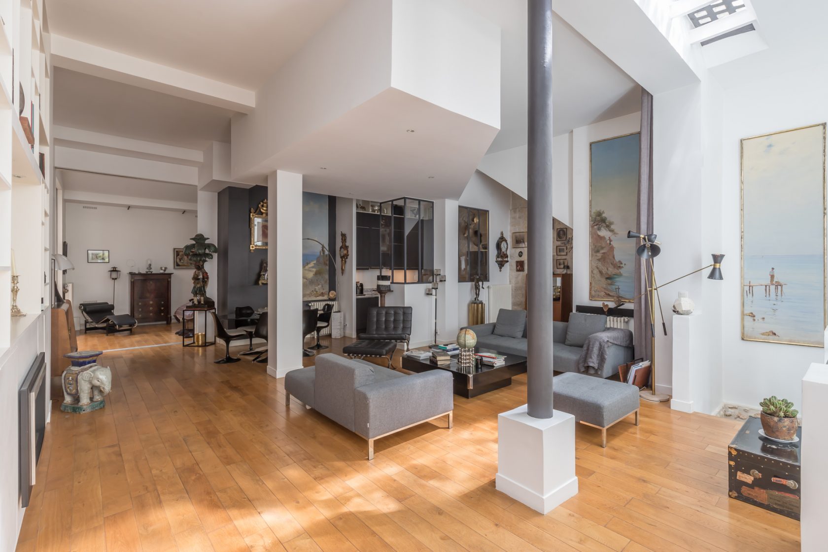 Loft with courtyard near Canal