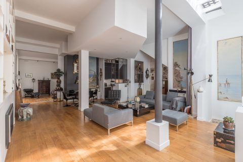 Loft with courtyard near Canal