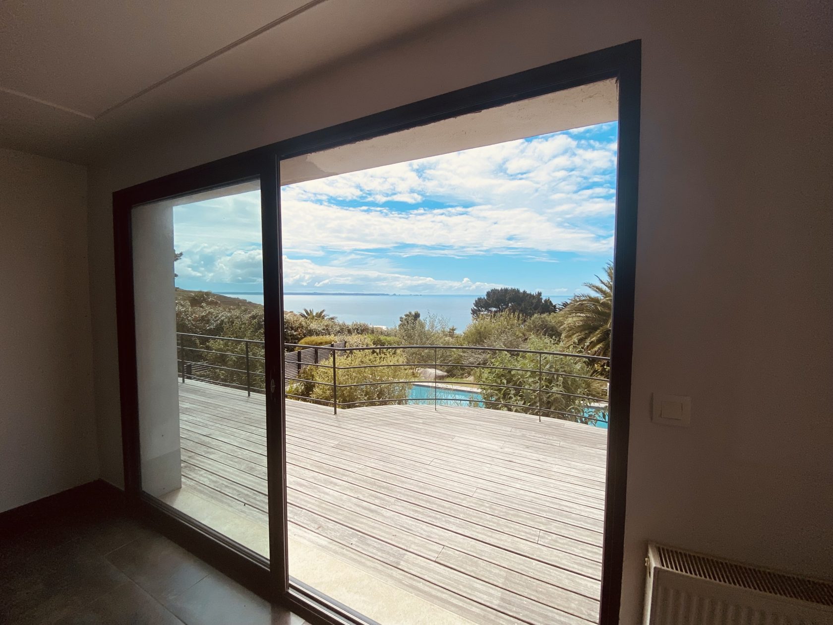 Propriété silencieuse avec vue mer panoramique