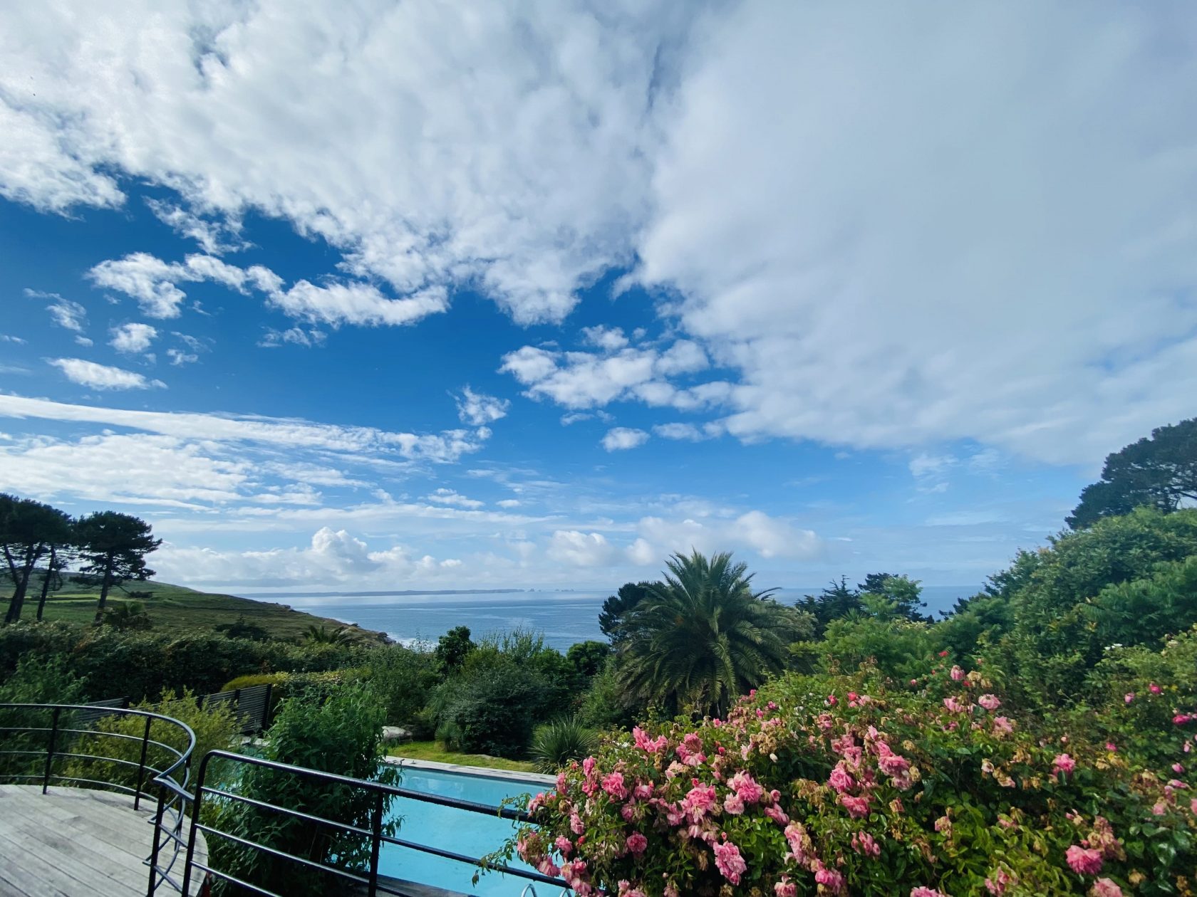 Propriété silencieuse avec vue mer panoramique