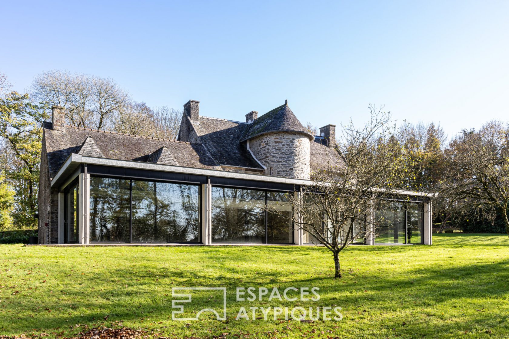 16th century manor in its green and peaceful setting