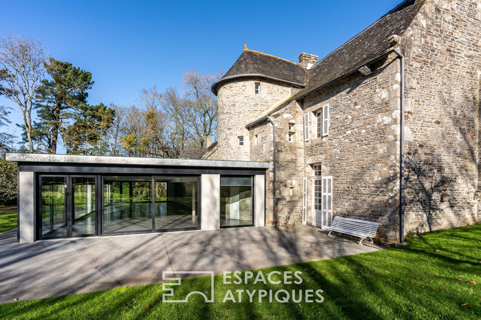 16th century manor in its green and peaceful setting