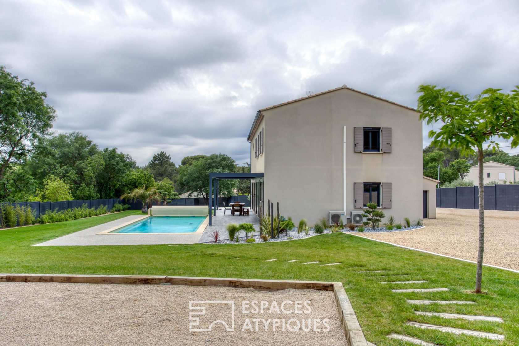 Contemporary house with great amenities