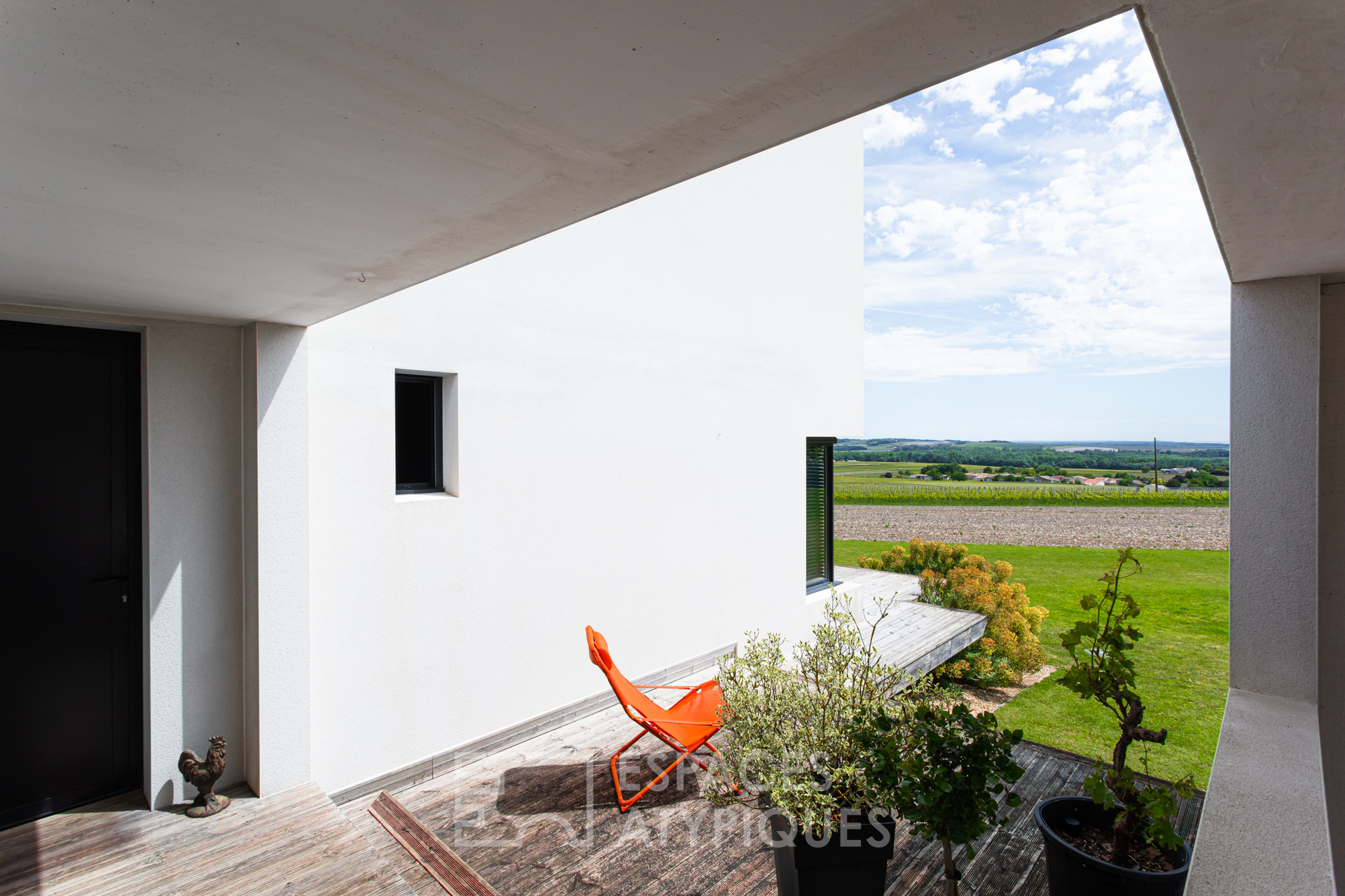 Cubique d’architecte à la vue contemplative