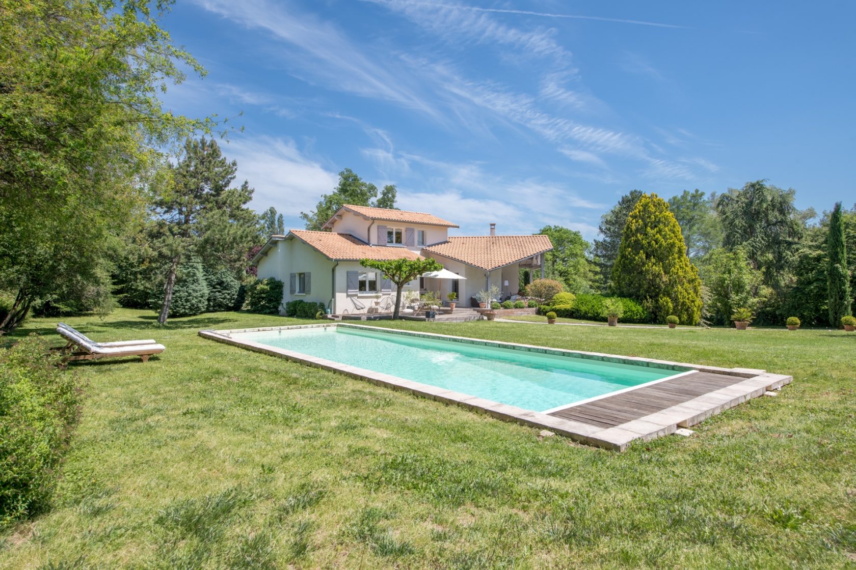 Renovated villa with swimming pool