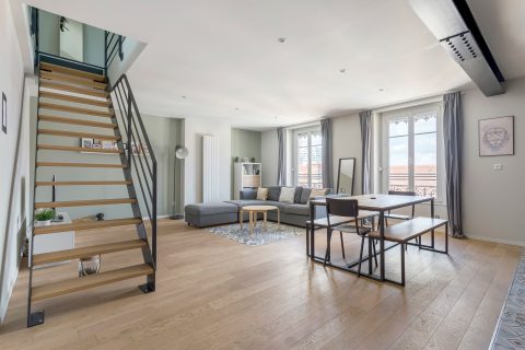Renovated duplex on the top floor near Garibaldi metro