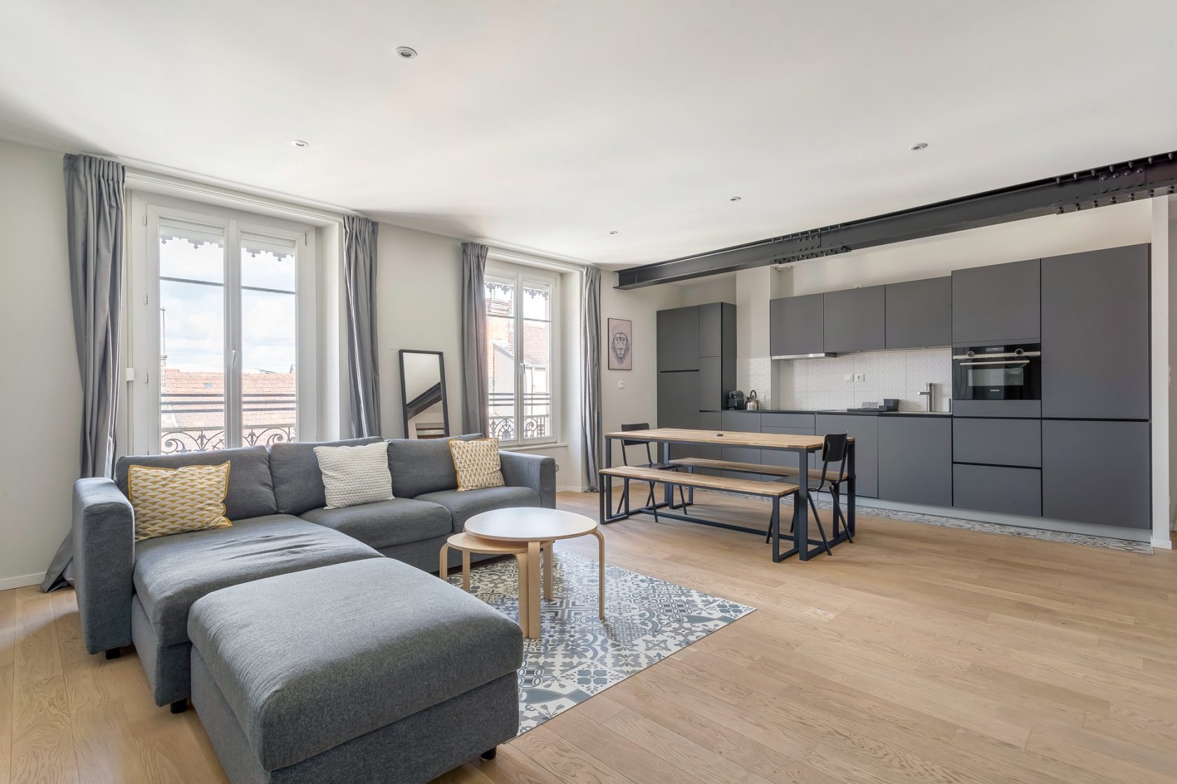 Renovated duplex on the top floor near Garibaldi metro