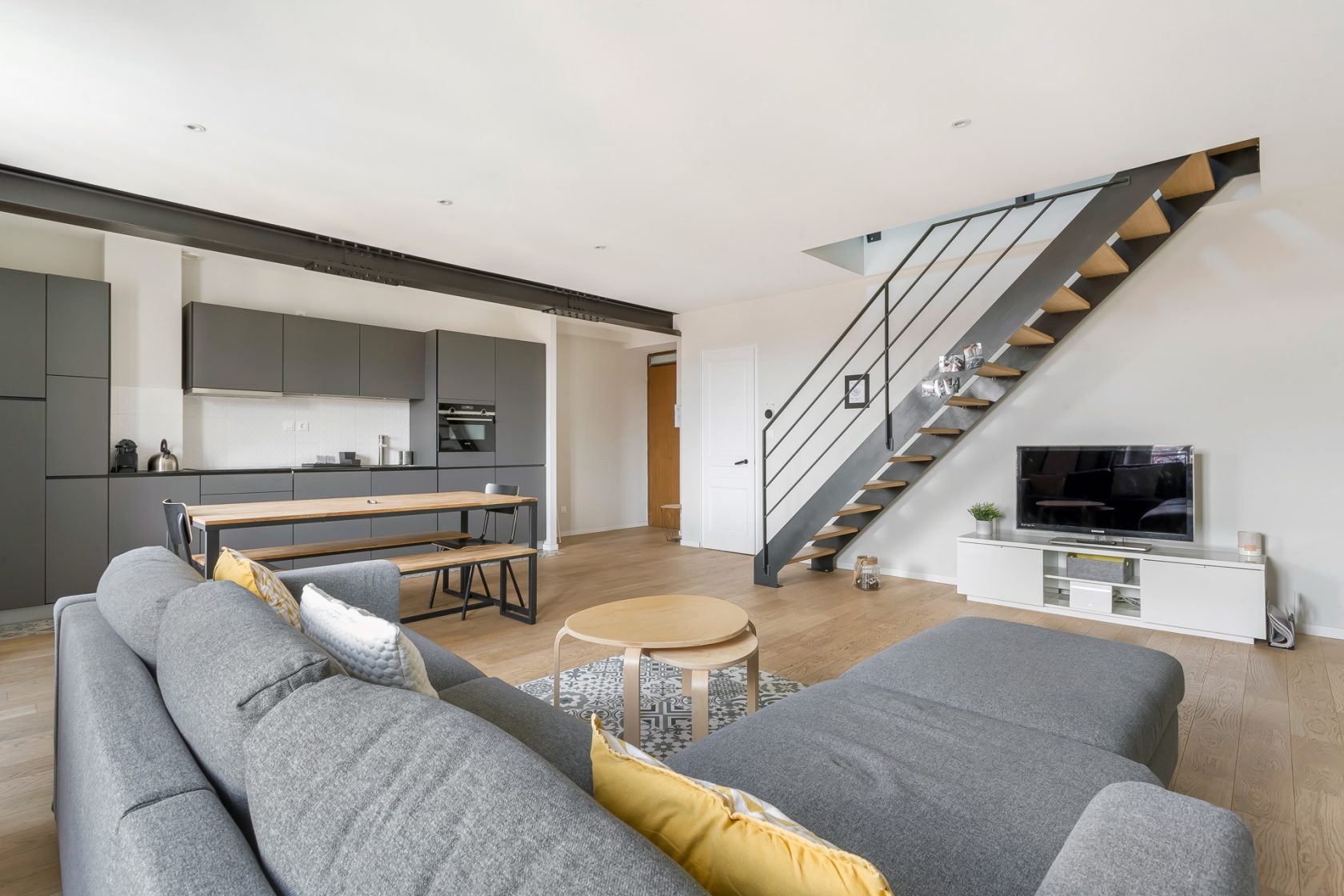 Renovated duplex on the top floor near Garibaldi metro