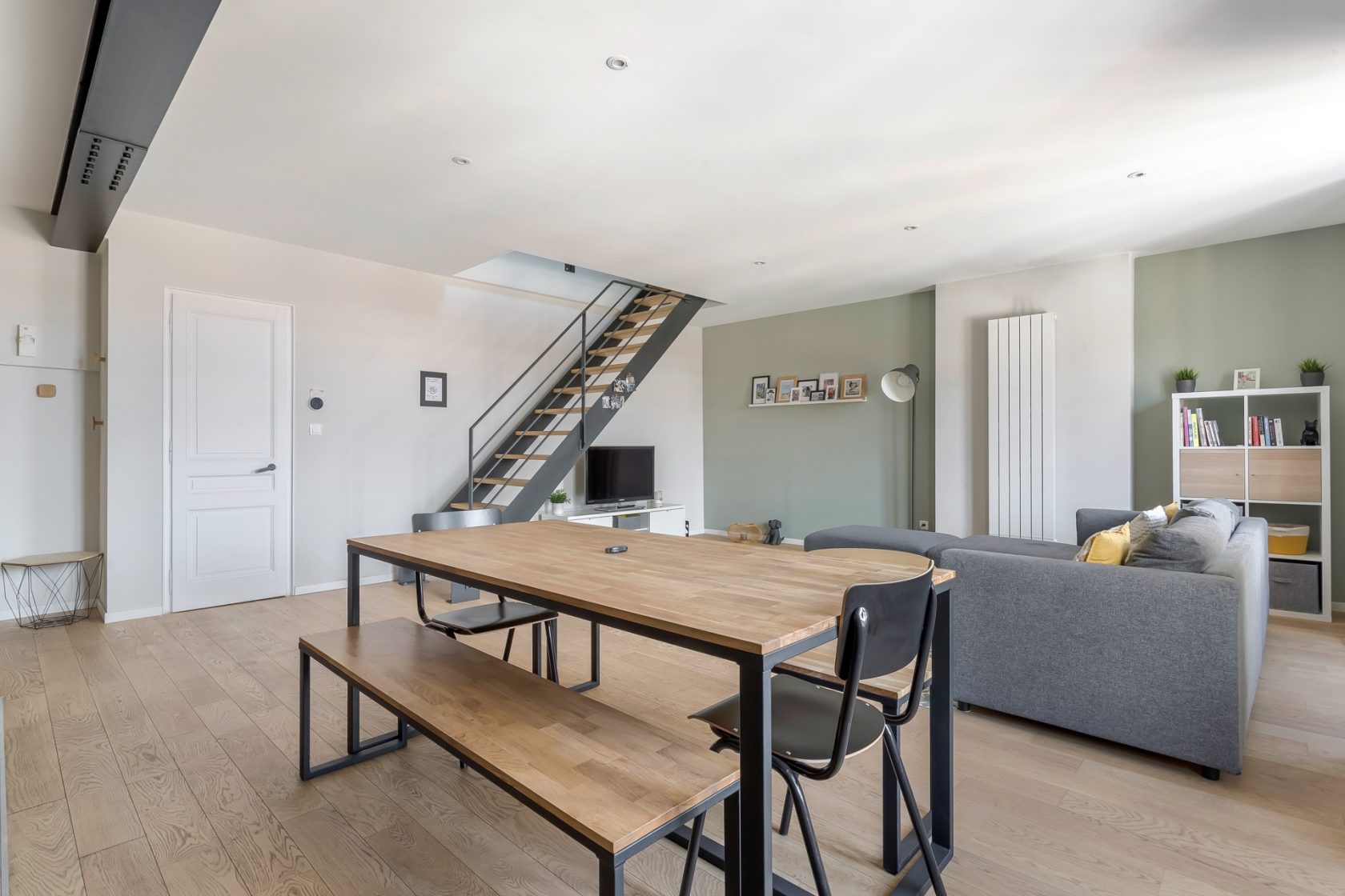 Renovated duplex on the top floor near Garibaldi metro