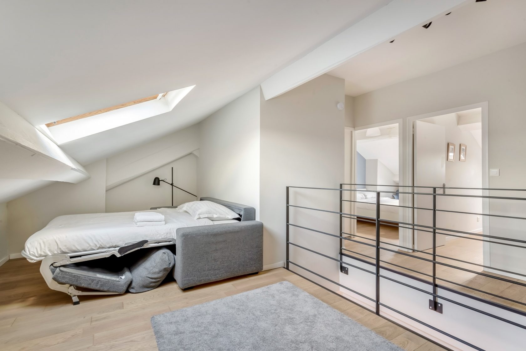 Renovated duplex on the top floor near Garibaldi metro