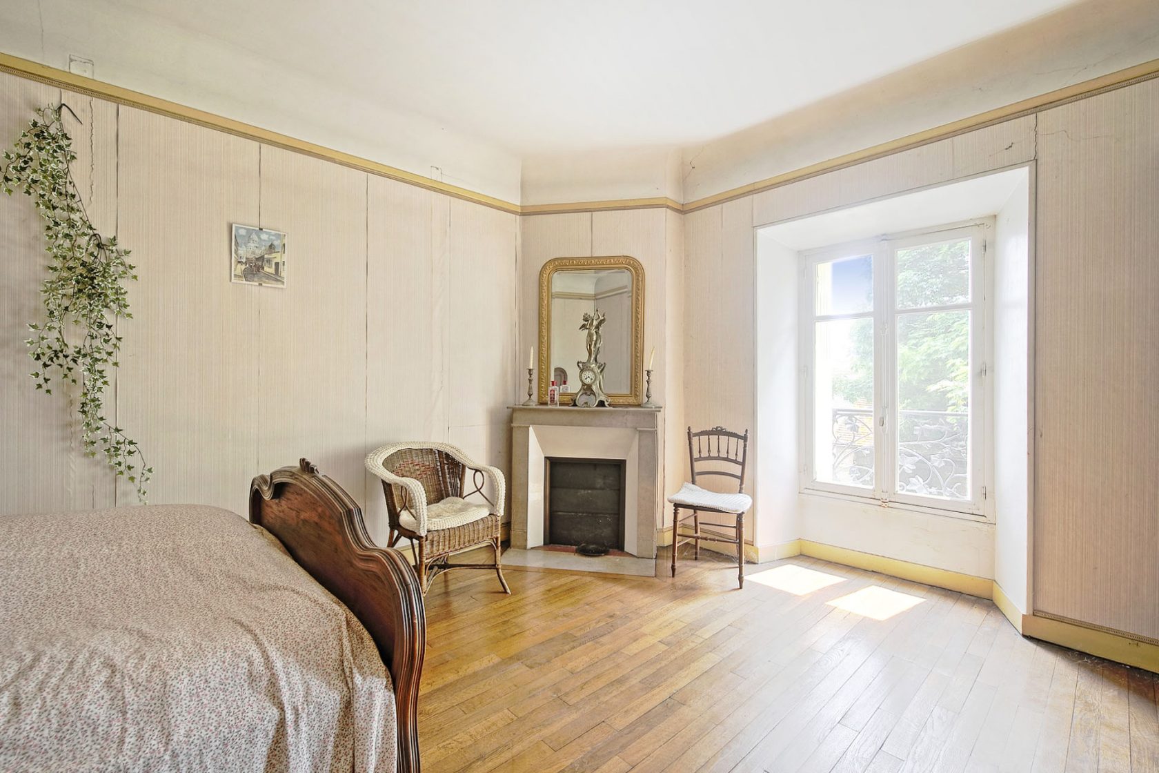 Belle maison de caractère à repenser avec jardin
