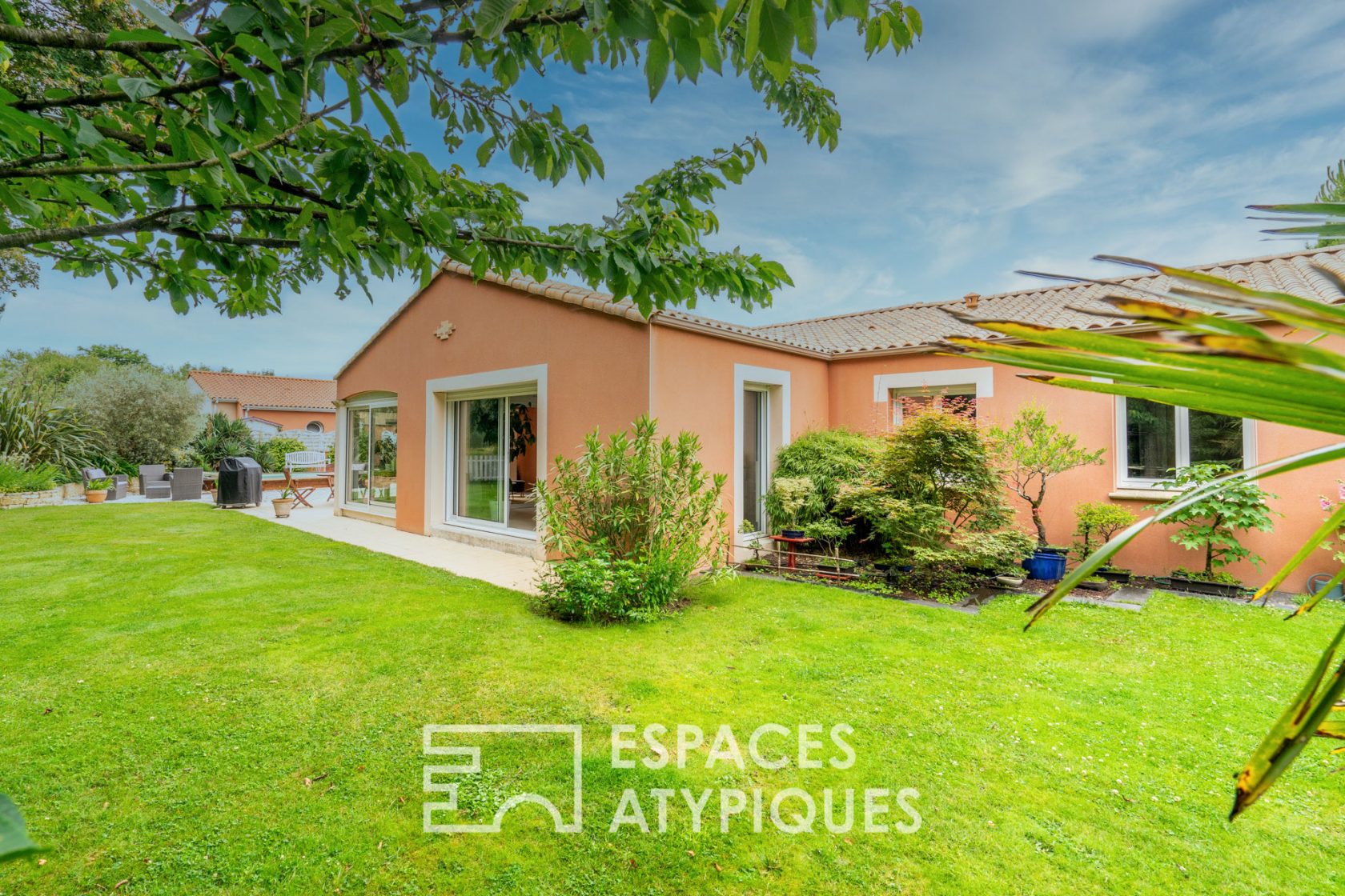 Maison aux couleurs de la Toscane avec sa piscine chauffée