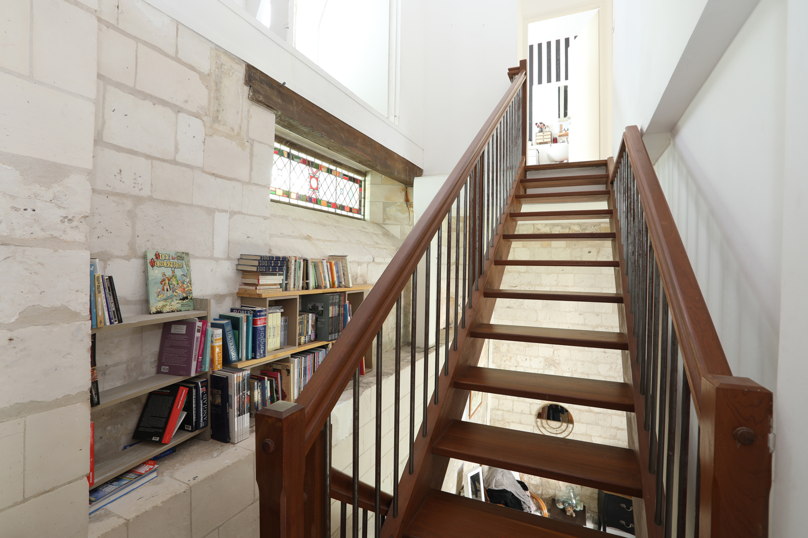 Le discret – Duplex au sein d’une abbaye