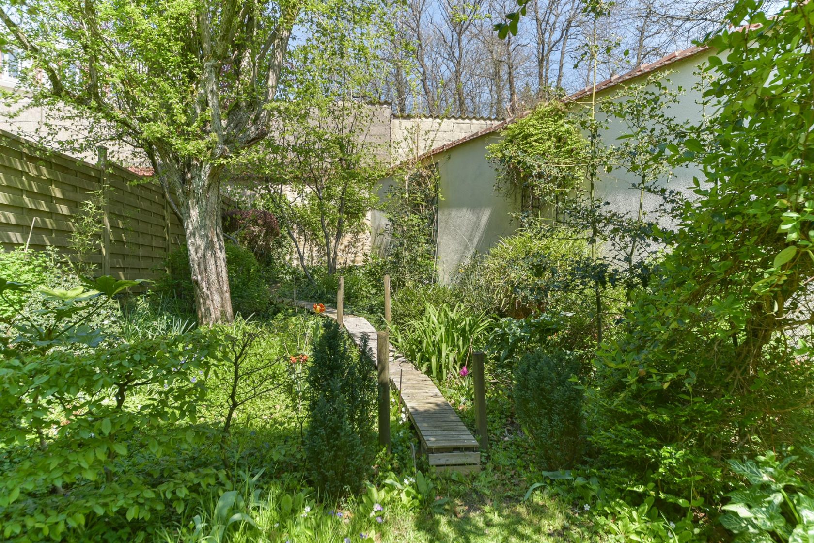 Maison Bourgeoise – Anciennes écuries réhabilitées