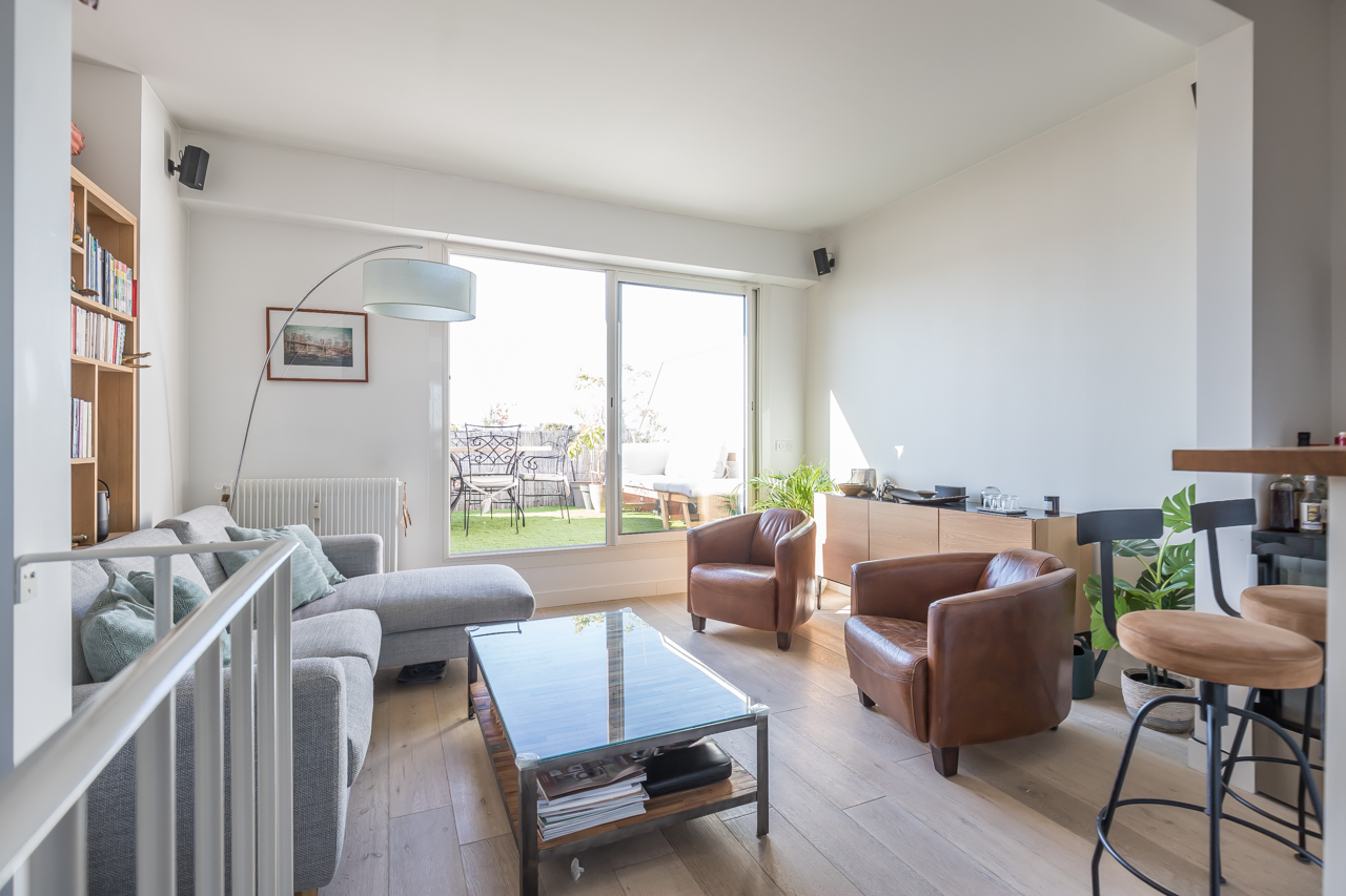 Top floor duplex with open sky terrace