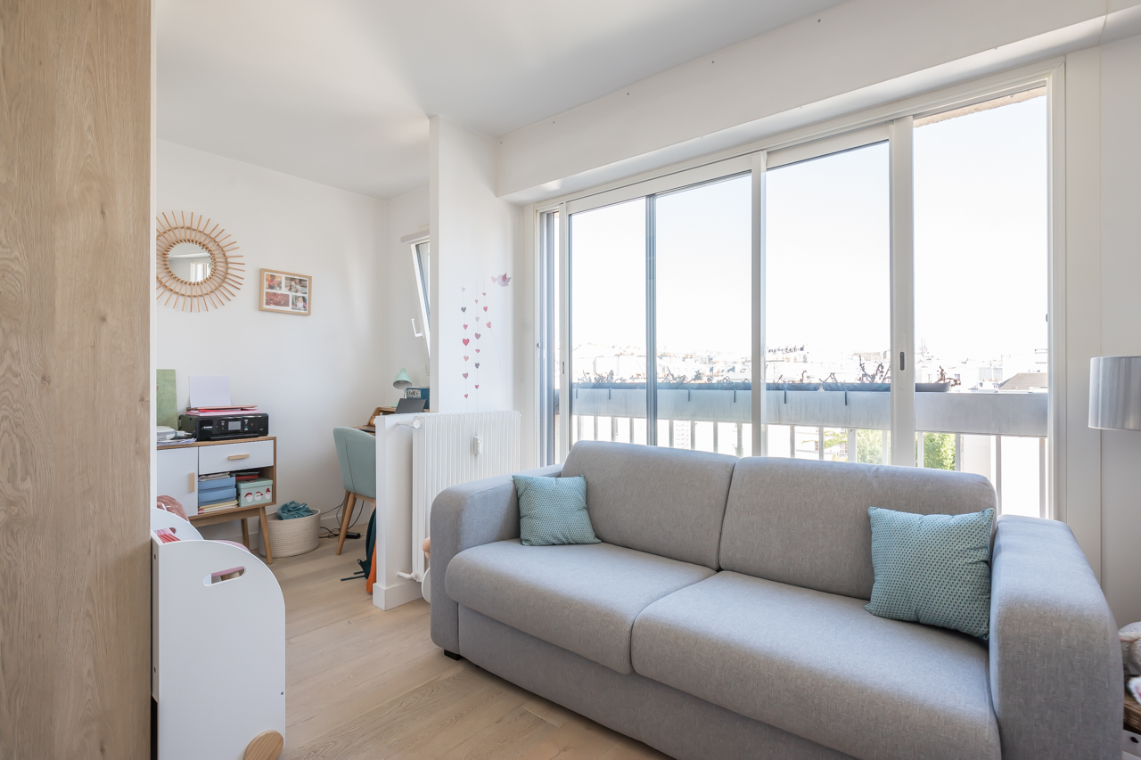 Top floor duplex with open sky terrace