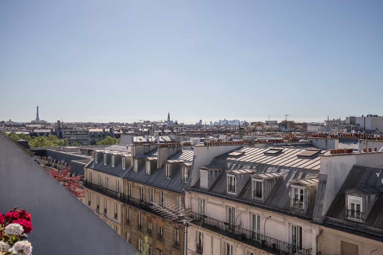 Top floor duplex with open sky terrace