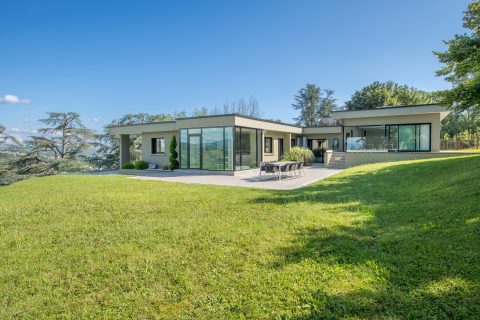 Villa d’architecte avec piscine et vue imprenable