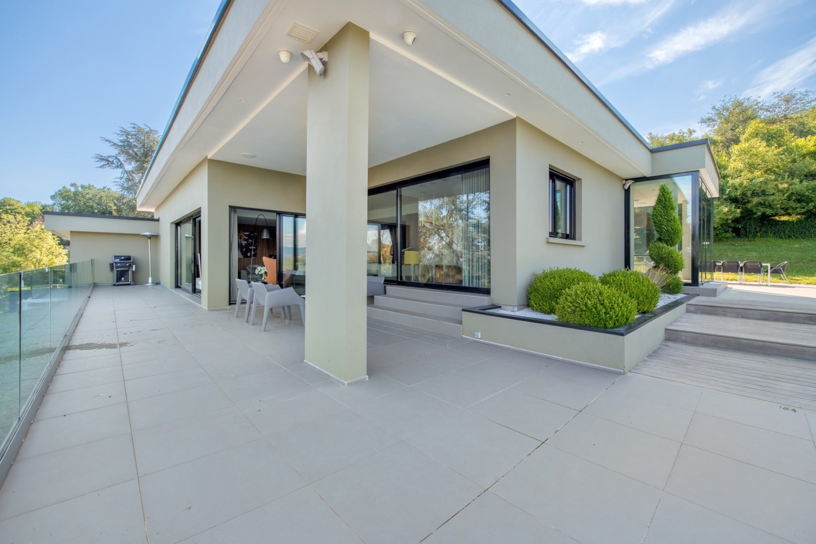 Villa d’architecte avec piscine et vue imprenable