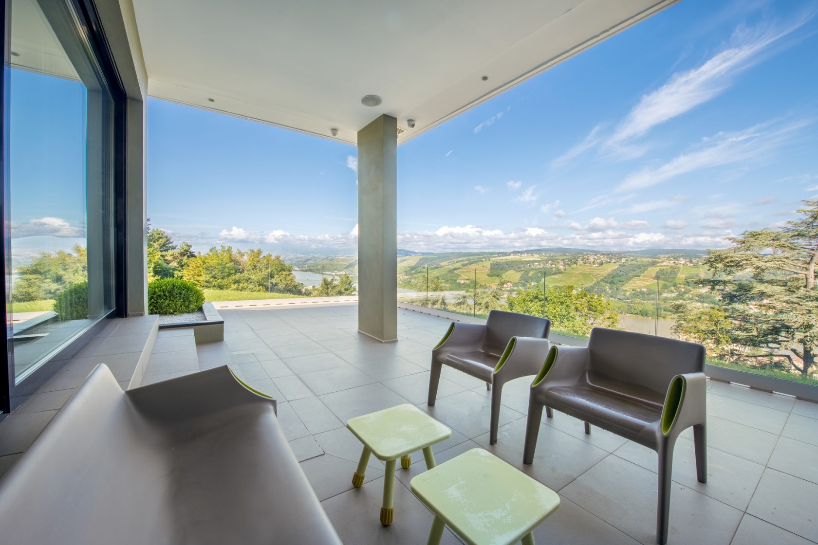 Villa d’architecte avec piscine et vue imprenable