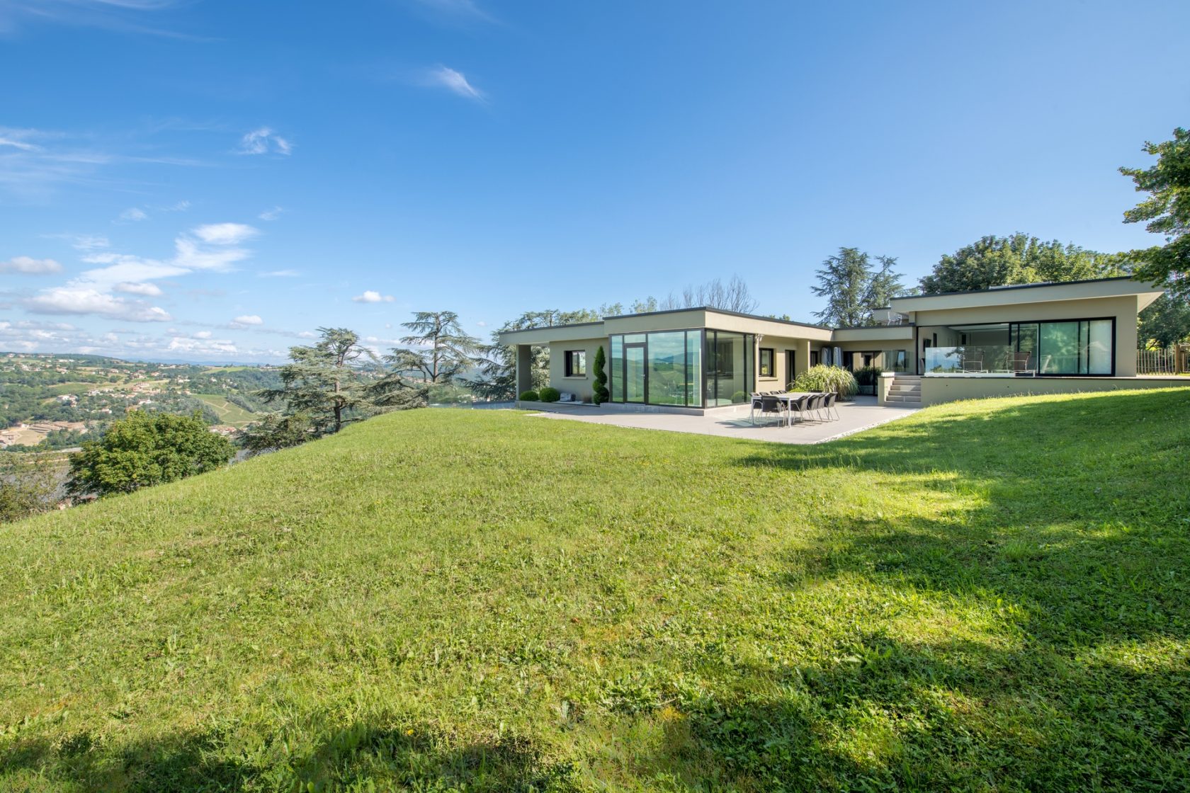 Villa d’architecte avec piscine et vue imprenable