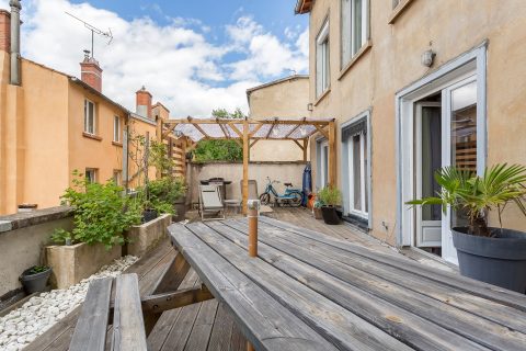 Appartement ancien avec terrasse