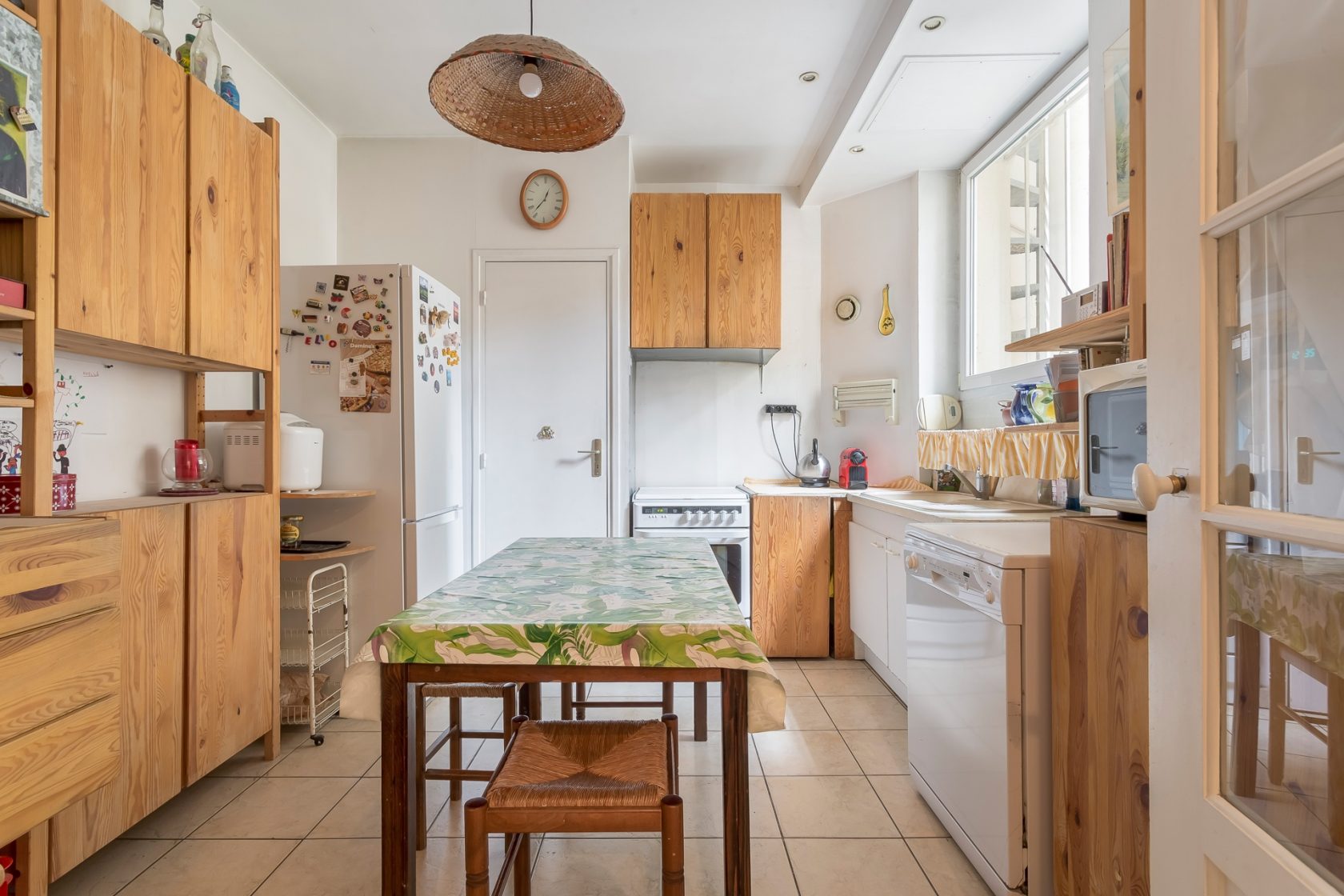 Beautiful old apartment to renovate