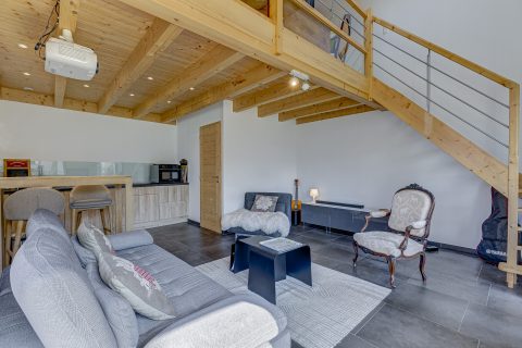 Renovated 19th century farmhouse, outbuildings and lake view