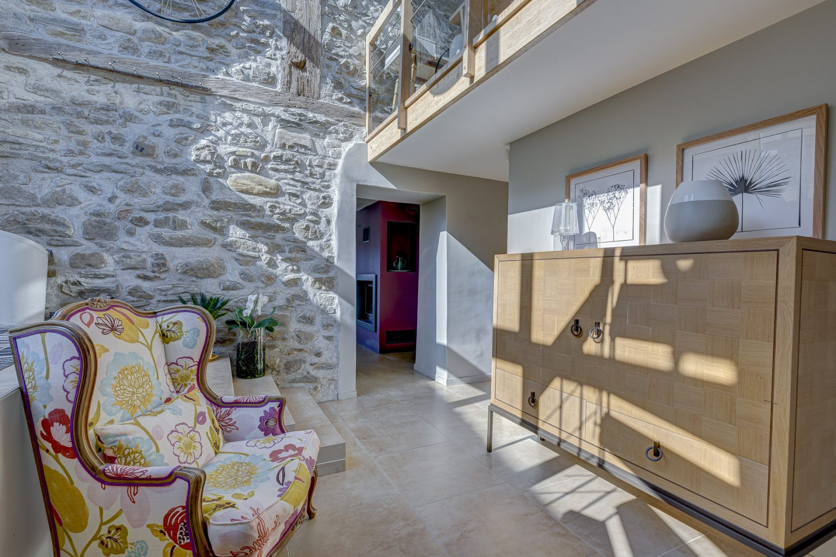 Renovated 19th century farmhouse, outbuildings and lake view