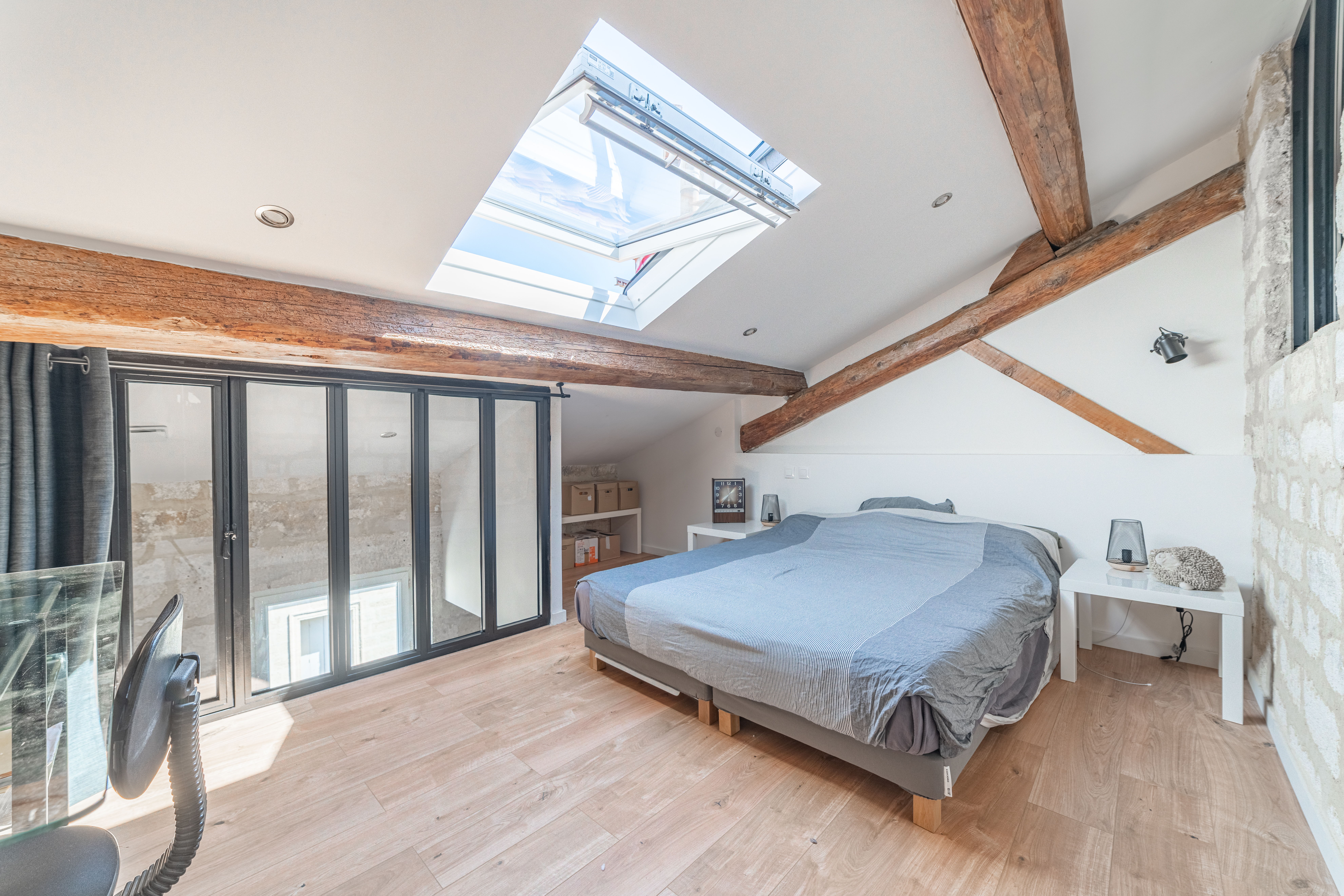 Superb duplex cocoon, Beaux Arts district