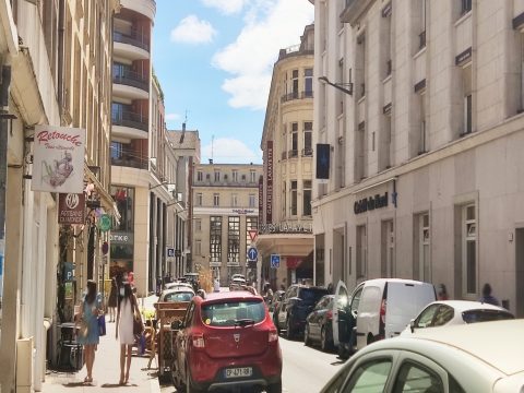 Local d’activité et sa terrasse au coeur du centre-ville d’Amiens