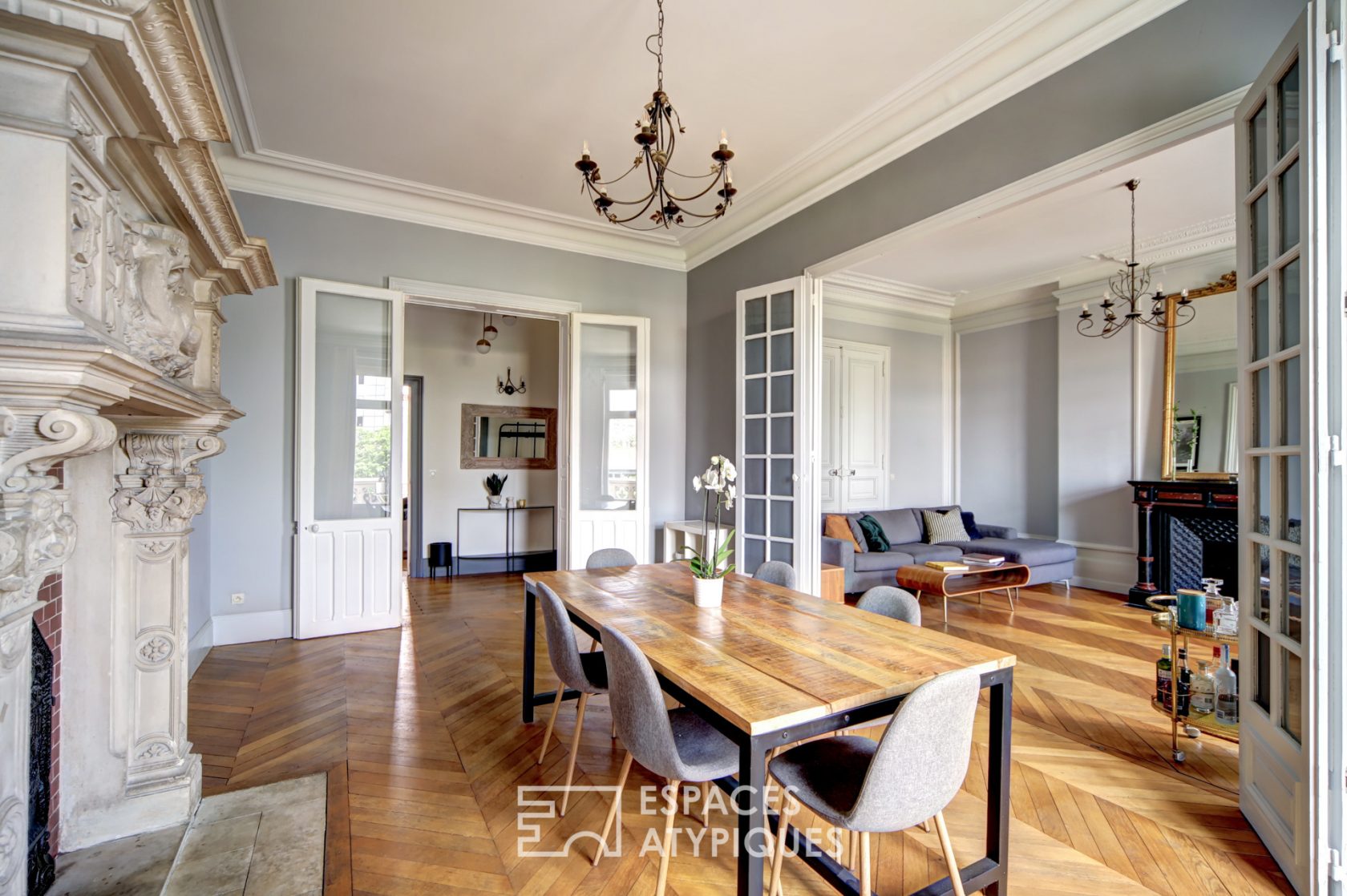 Appartement bourgeois avec balcon