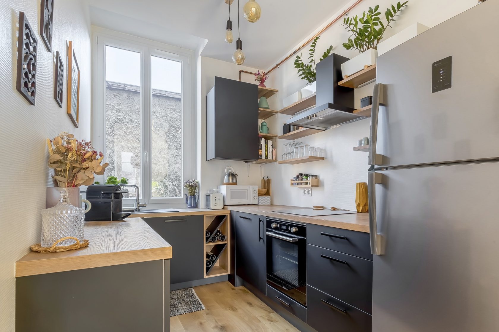 Old renovated with view, place Saint-Louis